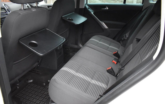 Volkswagen Tiguan cena 36990 przebieg: 171383, rok produkcji 2009 z Białogard małe 301